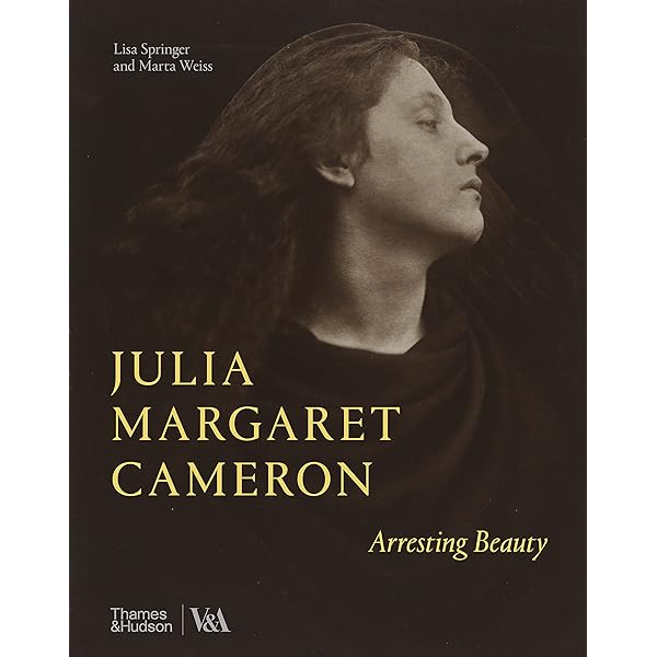 Amazon | Julia Margaret Cameron (Lives of the Artists) | Cameron